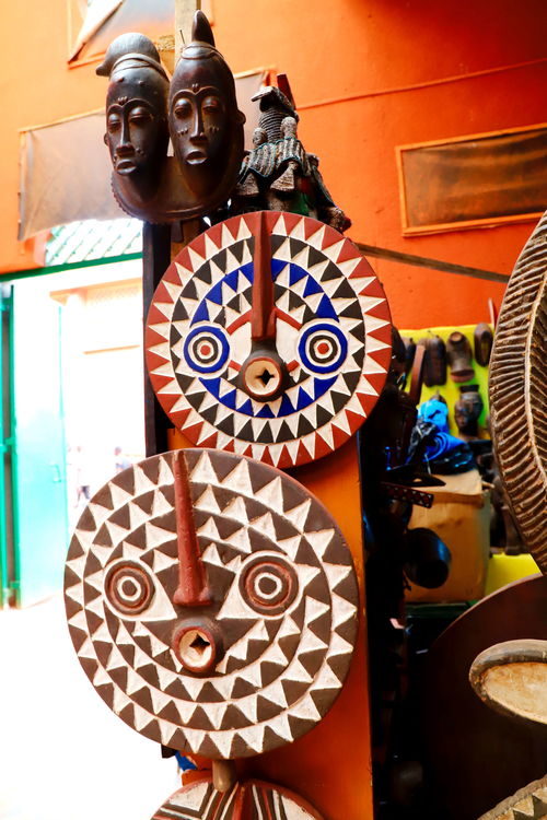 西非風情，手工瑰寶 布基納法索特色工藝品與禮儀用品鑒賞